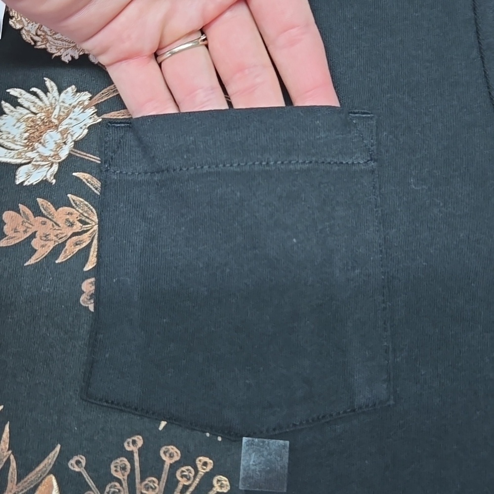 EXPRESS | NWT Black Shaded Floral Graphic Pocket T-Shirt sz S - Picture 9 of 10